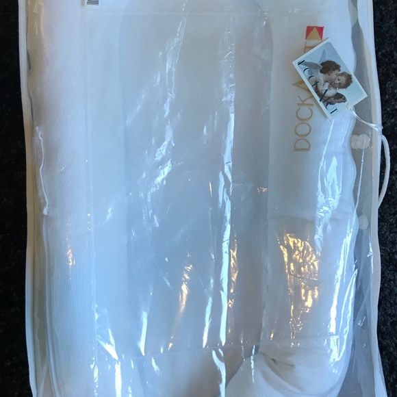 Dockatot Delux+ Pristine White - Picture 1 of 3